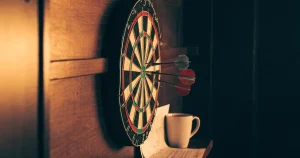Darts-Wetten in Österreich: Bewilligung, Gebühr und Quotenlogik